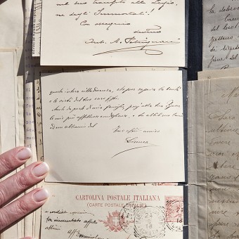 lettera in alto